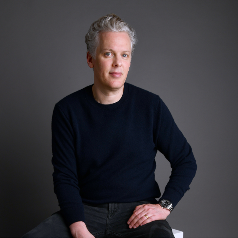 Mickaël Tsakiris, consultant en stratégie IA agentique et luxe, Paris